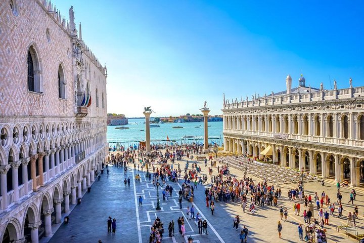 Small group touring St Mark's Square, Viator product photo