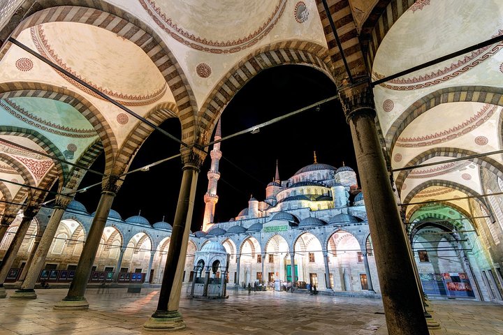Visuel Viator de la visite de la vieille ville avec la Mosquée bleue et le Grand Bazar