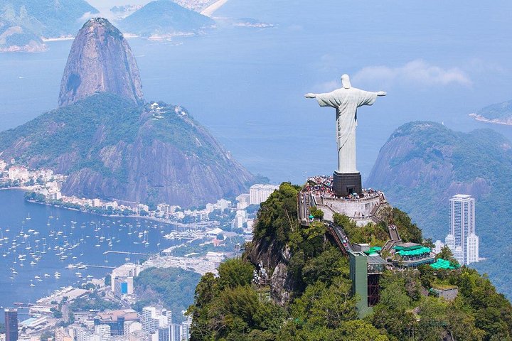 Zuckerhut und Bucht von Botafogo in Rio de Janeiro bei einer ganztägigen Tour