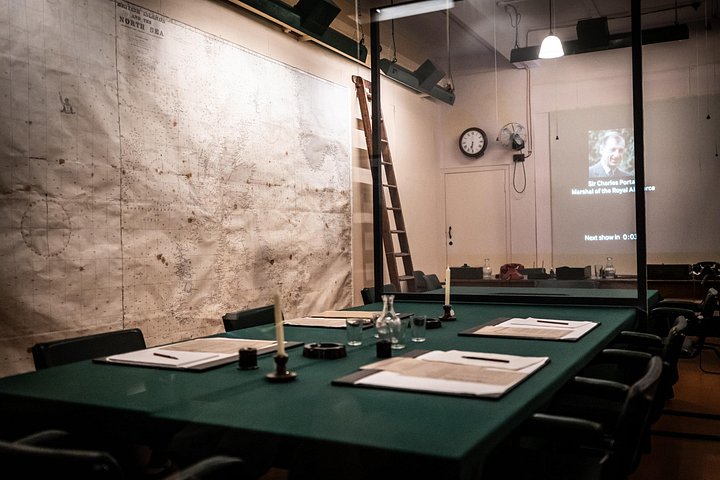 Balade vers les salles de guerre Churchill, photo produit Viator