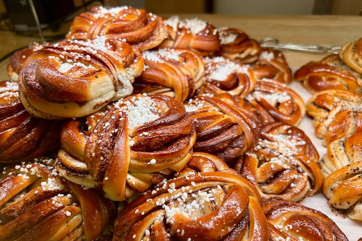Plats de dégustation dans une ruelle de Stockholm