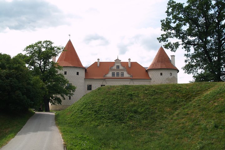 Rundāle, the Hill of Crosses and Bauska in one day