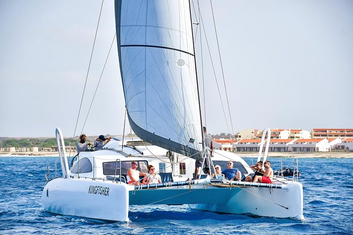 Catamaran demi-journée sur l'océan Atlantique – Santa Maria, île de Sal, Cap-Vert (photo 2)
