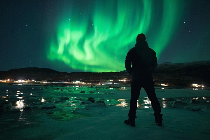 Chasse aux aurores boréales en grand bus avec guides photographes – Gare routière de Prostneset (point de rendez-vous), Tromsø, Norvège (photo 2)
