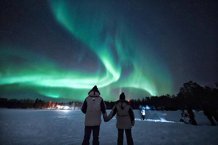 Chasse aux aurores boréales en petit groupe – Bureau BookLapland, Rovakatu 29, 96200 Rovaniemi, Finlande (prise en charge à l'hôtel possible) (photo 1)