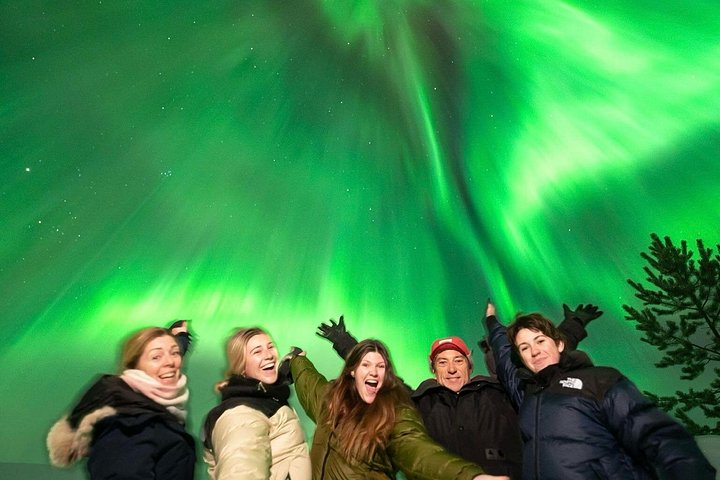 Chasse aux aurores boréales en petit groupe – Bureau BookLapland, Rovakatu 29, 96200 Rovaniemi, Finlande (prise en charge à l'hôtel possible) (photo 2)