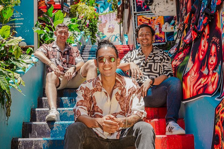 Comuna 13 de Medellín : visite guidée des graffitis avec dégustations – Garden Coffee, Calle 38a n° 108-21, Medellín, Colombie (photo 1)