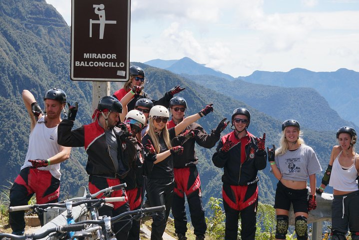 Death Road en VTT : descente de la route des Yungas – La Paz, Bolivie (photo 2)