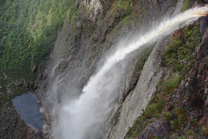 La Cachoeira da Fumaça, la deuxième plus haute chute du Brésil – Prise en charge à ta pousada, Lençóis, Bahia, Brésil (photo 1)