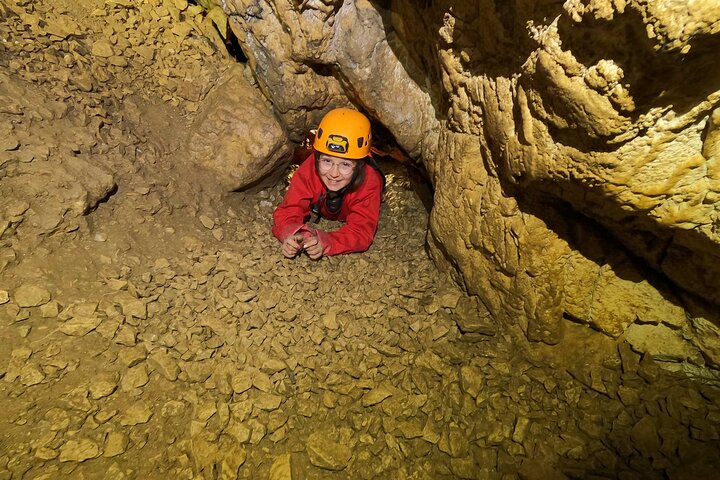 La spéléologie aventure en demi-journée, avec rappel de 6 et 12 mètres – Vallon-Pont-d'Arc (photo 1)