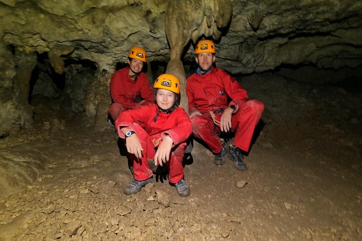 La spéléologie aventure en demi-journée, avec rappel de 6 et 12 mètres – Vallon-Pont-d'Arc (photo 3)