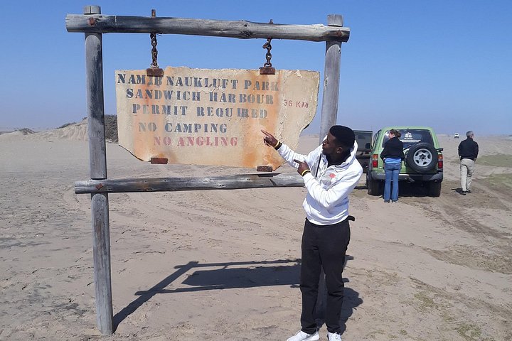 Sandwich Harbour en 4x4 avec un guide – Prise en charge à Swakopmund (point précisé à la réservation) (photo 3)