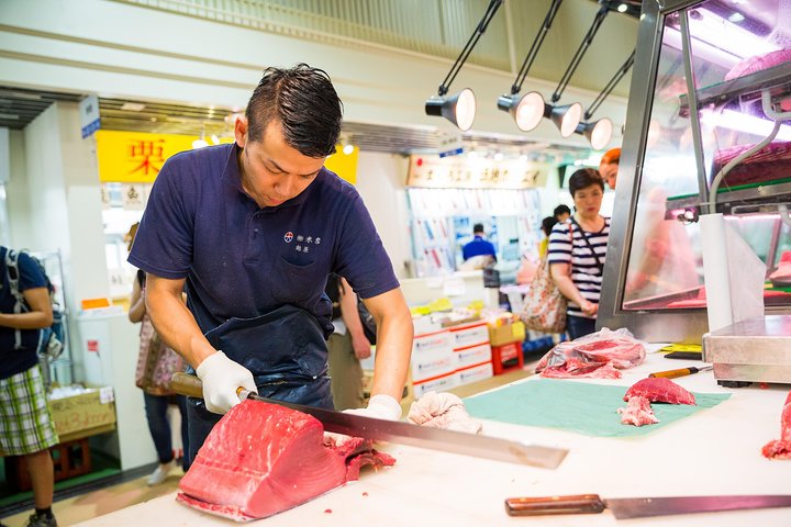 Tsukiji à pied : marché au poisson et dégustations – Marché extérieur de Tsukiji, Tokyo (point de rendez-vous indiqué sur le bon d'échange) (photo 3)