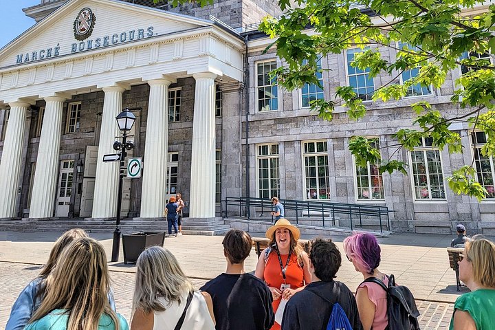 Visite à pied du Vieux-Montréal en petit groupe – Place d'Armes, devant la boutique Marché Saint-Laurent, Montréal, Canada (point de rendez-vous, coordonnées OpenStreetMap approchées) (photo 2)