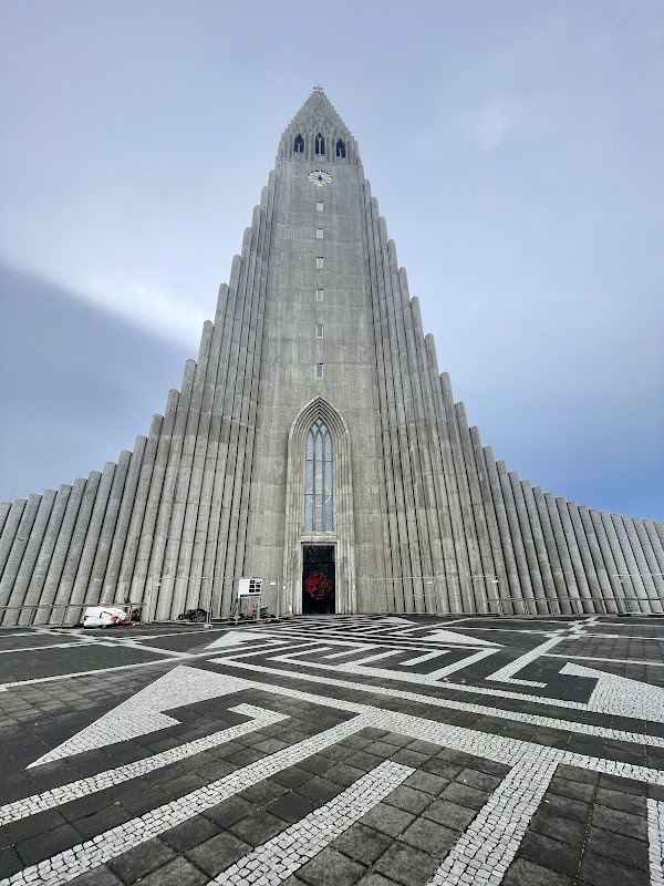 Église Hallgrímskirkja et sa tour – Hallgrímstorg 1, 101 Reykjavik, Islande (photo 1)